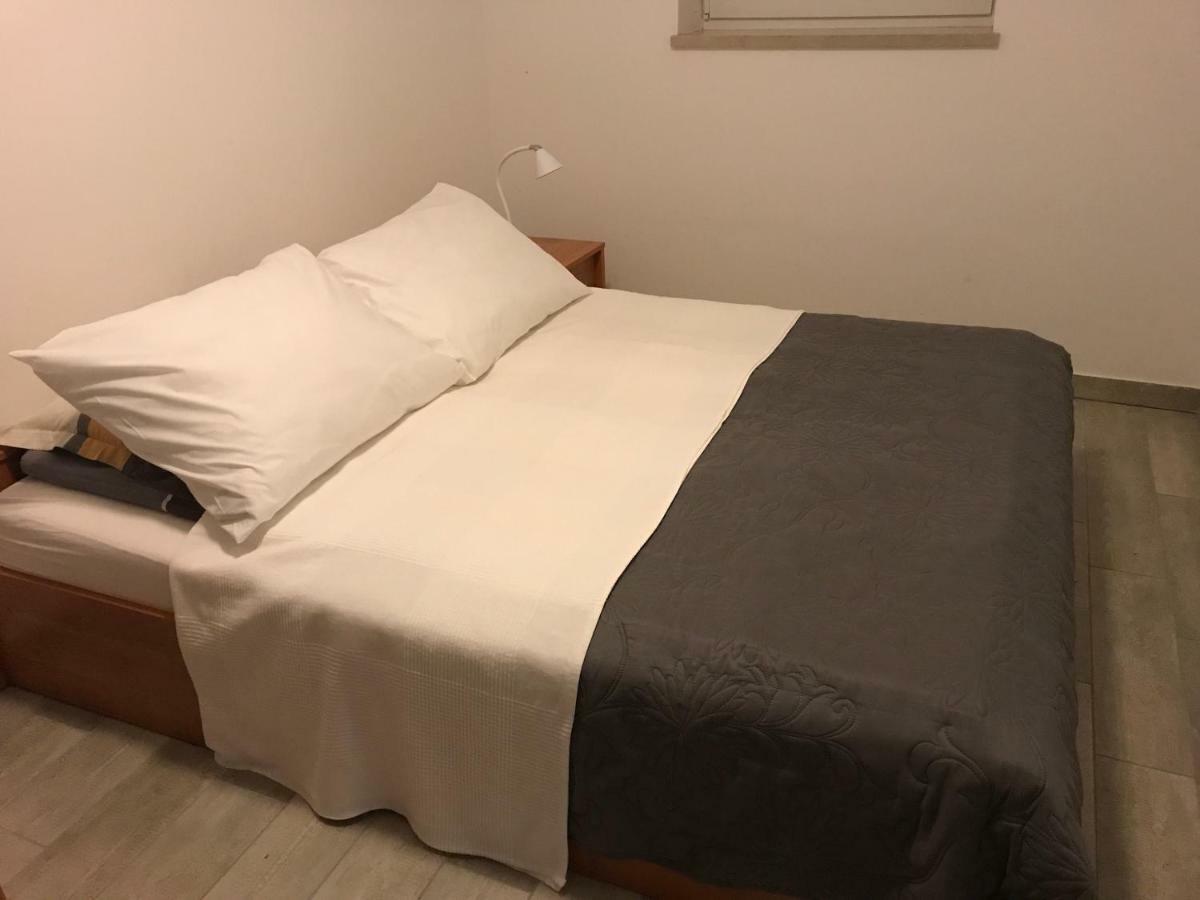 Midavkl Apartment Pirovac Ngoại thất bức ảnh