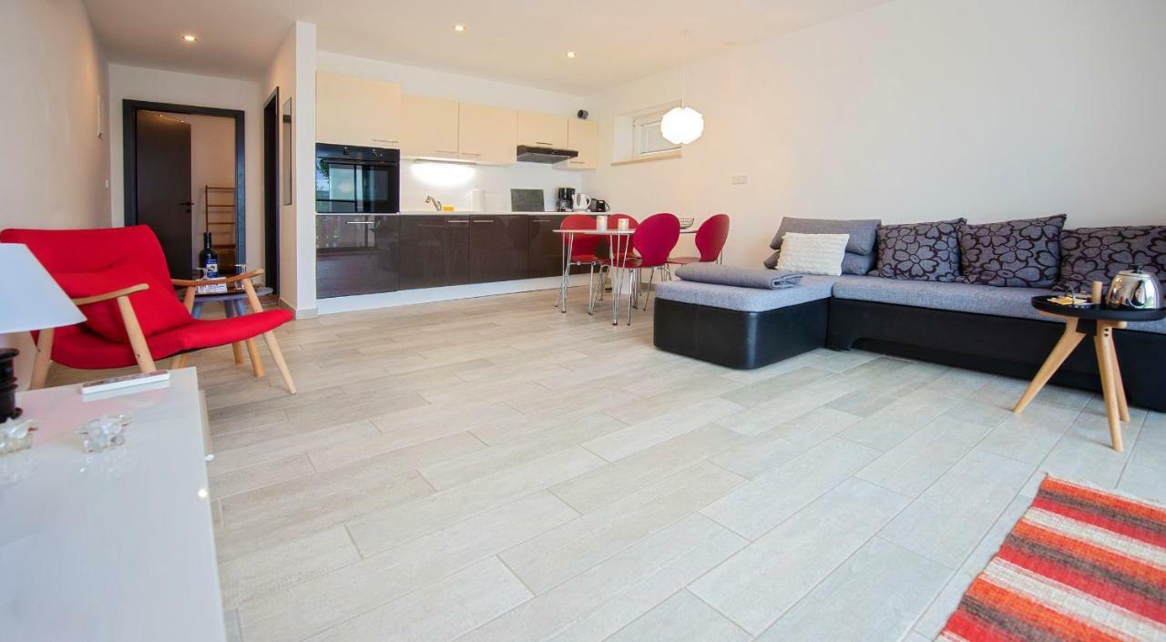 Midavkl Apartment Pirovac Ngoại thất bức ảnh