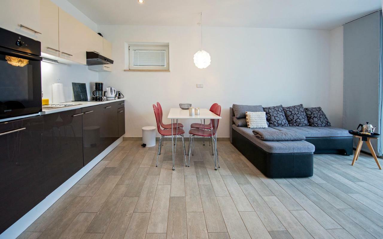 Midavkl Apartment Pirovac Ngoại thất bức ảnh
