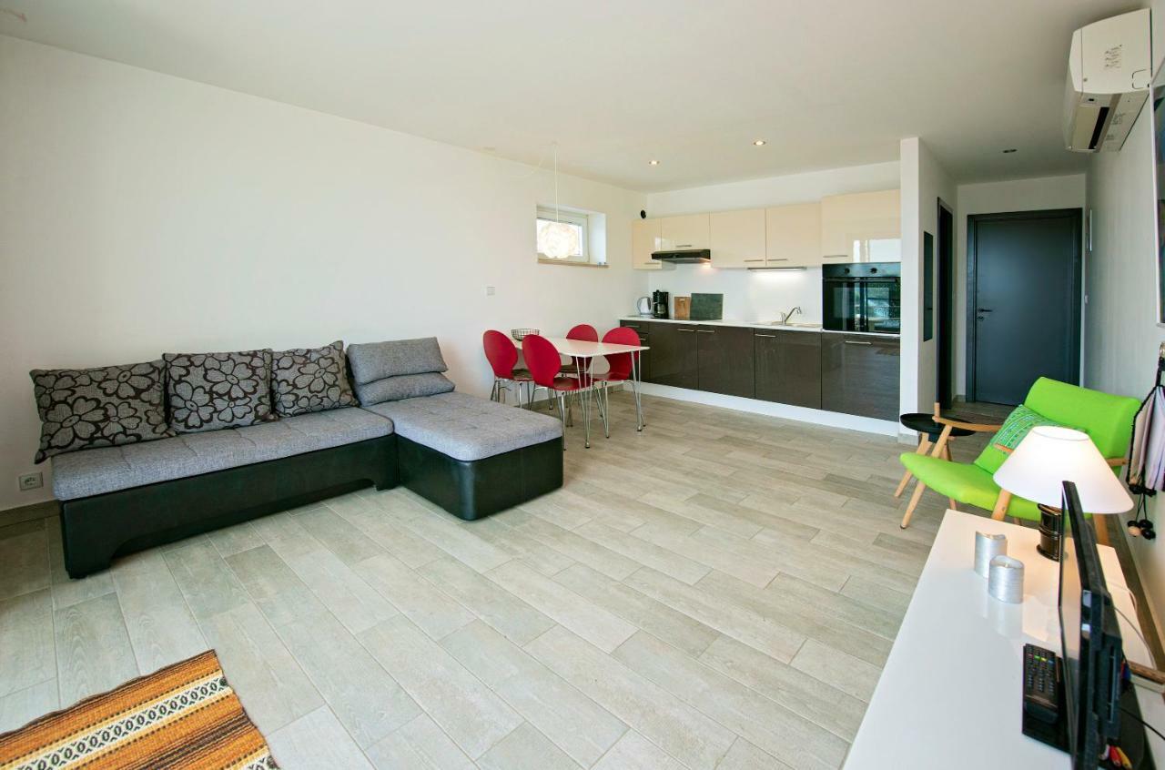 Midavkl Apartment Pirovac Ngoại thất bức ảnh